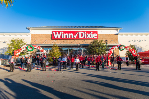 Over the course of the year, Southeastern Grocers has renewed 32 stores throughout its footprint to offer improved shopping experiences and opened eight brand new Winn-Dixie stores in Florida. (Photo: Business Wire)