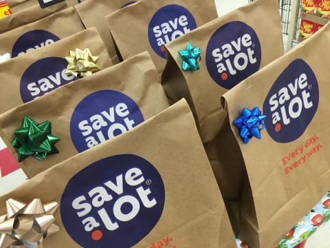 Discount grocery chain Save A Lot gives back to the local communities it operates in through its annual Bags for a Brighter Holiday program, which has donated more than 185,000 bags of high-quality food to local charities fighting hunger. SaveALot.com. (Photo: Business Wire)