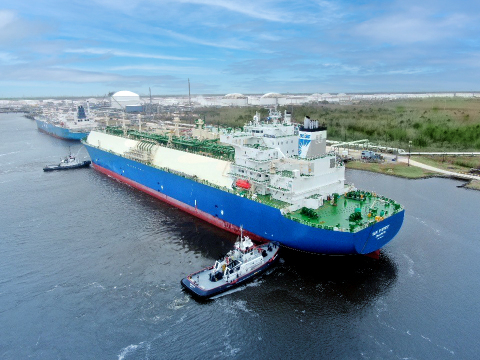 The Seri Everest at Energy Transfer's Nederland Terminal (Photo: Business Wire)