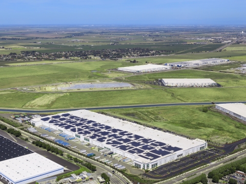 EnterSolar is a national provider of distributed generation solar to corporate & industrial customers. (Photo: Business Wire)
