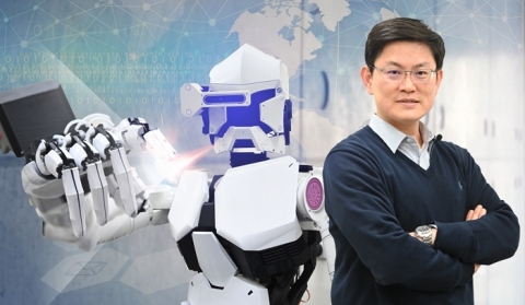 An interdisciplinary research team led by Distinguished Professor James Chang of the Department of Power Mechanical Engineering has recently developed a humanoid robot that imitates the meticulous movements of a human hand. (Photo: National Tsing Hua University)