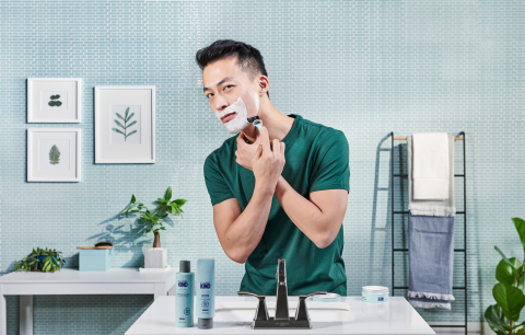 The Planet KIND lineup includes a razor and blades, moisturizer, face wash and shave cream, available at Target stores nationwide, on Target.com and planetkindbygillette.com. (Photo: Business Wire)