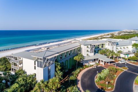 WaterColor Inn overlooking the white-sand beaches of the Gulf of Mexico. (Photo: Business Wire)