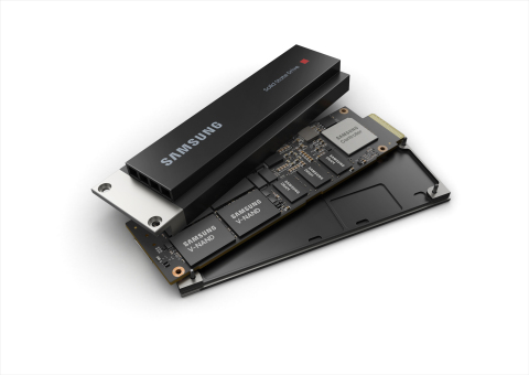 Samsung begins mass production of its PM9A3 SSD. (Photo: Business Wire)