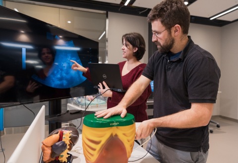 Victoria Cotero (left) and Christopher Puleo of GE Research. (Credit: GE Research)