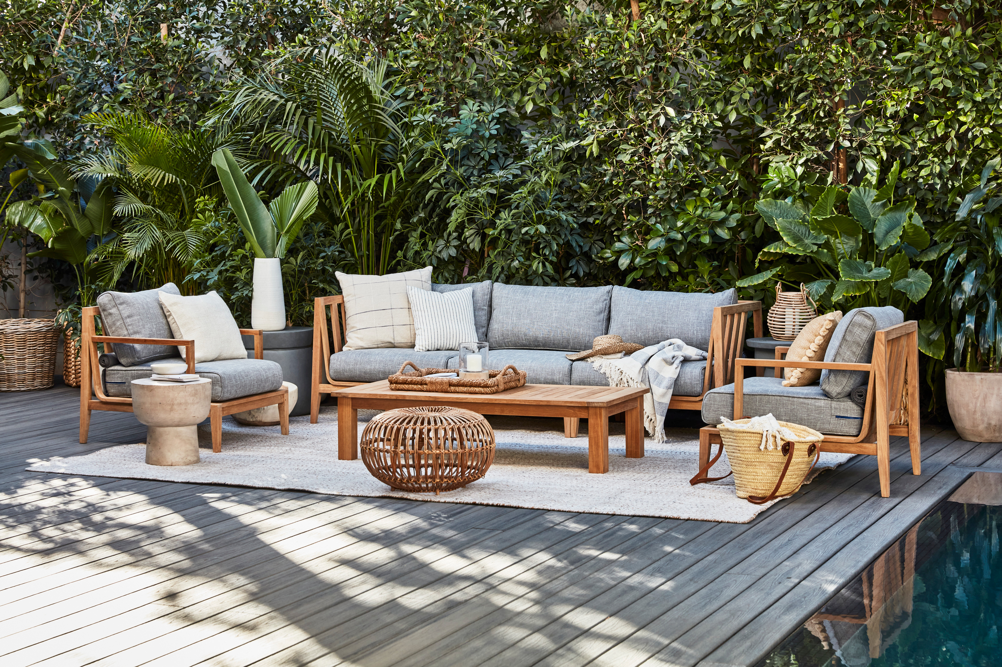 Sustainable teak store outdoor furniture