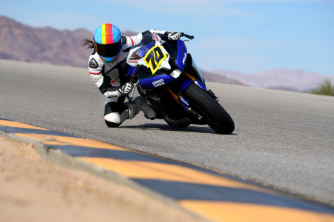 Jen Dunstan putting in some hot laps on her Yamaha R6 at Chuckwalla Valley Raceway. Photo by CaliPhotography.