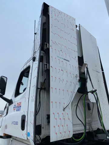 TruckWings installed on a Maxway truck. (Photo: Business Wire)