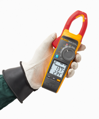 The Fluke 377 FC and 378 FC True-rms clamp meters use Field-Sense™ technology to make testing faster and safer, all without touching a live conductor. You get accurate voltage and current measurements through the clamp jaw. Simply clip the black test lead to any electrical ground, put the clamp jaw around the conductor and see reliable, accurate voltage and current values simultaneously on the dual display. (Photo: Business Wire)