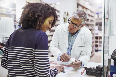 Teva Canada amplifie son engagement envers les aidants canadiens et présente de nouvelles ressources pour soutenir et améliorer la santé mentale des aidants. (Photo : Business Wire)