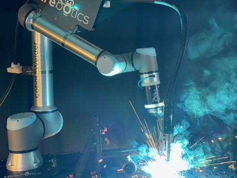 Complete and ready to go right out of the box, Cobot Welder provides all the hardware and software required to get started on an automated welding deployment. (Photo: Business Wire)