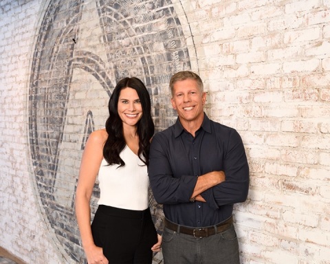 Bob Fontana, CEO of Aspen Dental Management and Melissa Rogne, Founder and President of Rejuv Medical Aesthetic Clinic announced the launch of Chapter Aesthetic Studio, a new national brand of state-of-the-art, medical aesthetic clinics this fall. (Photo: Business Wire)