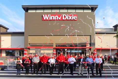 Southeastern Grocers continues latest Florida expansion with unveiling of new Viera, Florida store. (Photo: Business Wire)