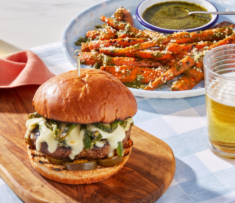 Blue Apron Craft Burger is a restaurant-quality burger with elevated ingredients, including a six ounce USDA Certified Prime Ground Beef patty and a specialty bun, served with a side to perfectly complement the flavors. (Photo: Business Wire)