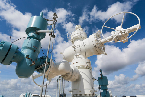 original A Mitsubishi Power Americas e a Texas Brine Company estão colaborando para desenvolver soluções de armazenamento de hidrogênio em larga escada e longa duração no leste dos Estados Unidos. O armazenamento de hidrogênio de longa duração é uma importante tecnologia capacitadora para a transição para um futuro de energia com carbono líquido zero. Na foto: Cabeça de poço de caverna de armazenamento de gás da Texas Brine. (Crédito: Texas Brine Company)