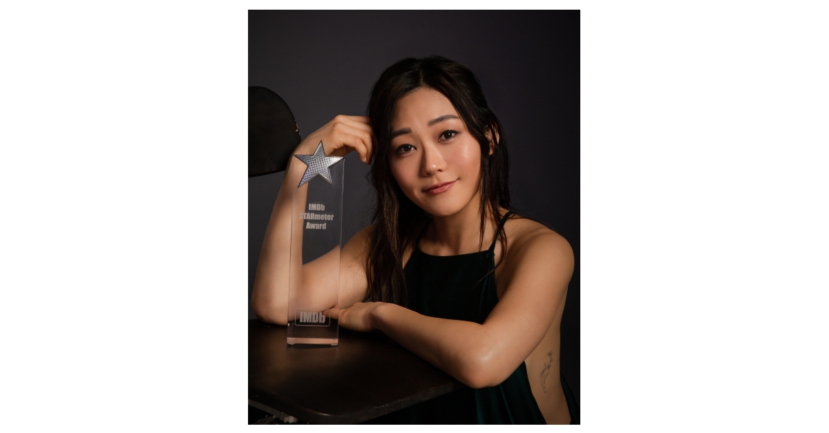 Karen Fukuhara Receives an IMDb STARmeter Award at Identity 2021