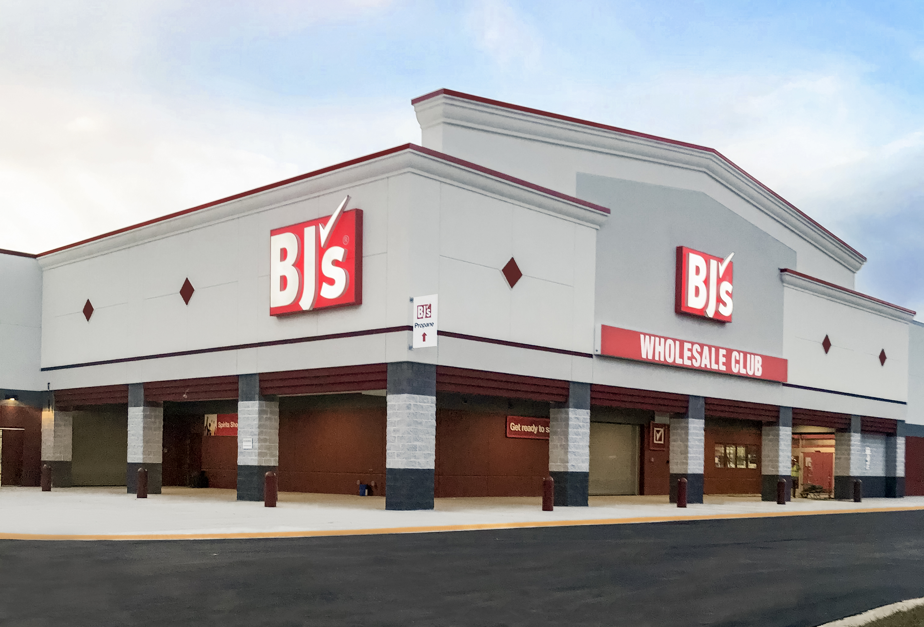 BJ's Wholesale Club Seabrook, NH wholesale option, MA border