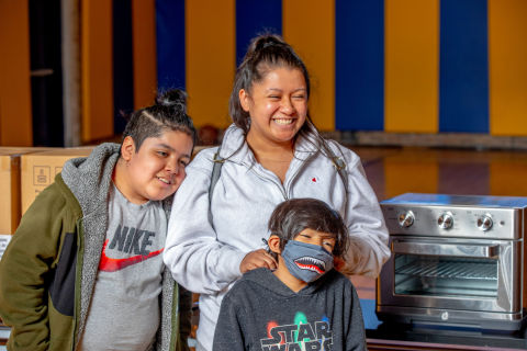 Family receiving toaster oven (Photo: GE Appliances, a Haier company)