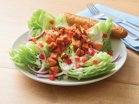 Get Ready for Fireworks with Applebee’s NEW Flavor-Bursting Salads (Photo: Business Wire)