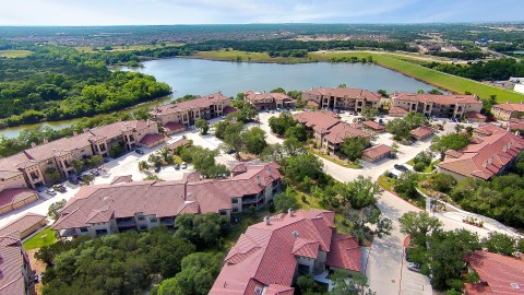 Muir Lake Apartments, a 332-unit garden-style multifamily community located in Cedar Park, TX, a submarket located northwest of Austin. (Photo: Business Wire)