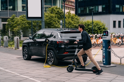 original Leasys and Helbiz Together for Sustainable Mobility (Photo: Business Wire)