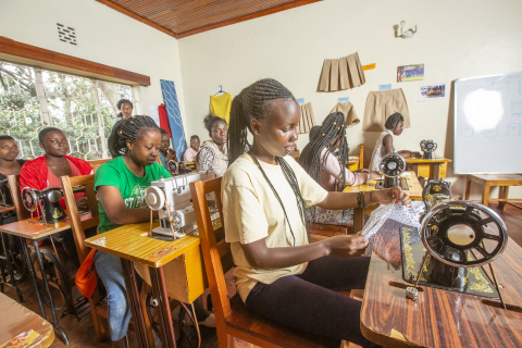 During a training course provided by RefuSHE to refugee girls (Photo: AETOSWire)