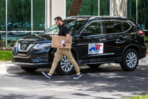 OneRail Logistics Partners is a national delivery network of more than 7.5 million trusted last mile couriers who go the distance. (Photo: Business Wire)