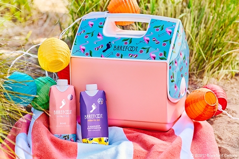 Igloo designed the new Barefoot Wine Playmate Pal coolers with fun, vibrant artwork on the cooler’s tent-top lid showcasing Barefoot Wine’s Rosé Wine-To-Go and Moscato Wine-To-Go blends. (Photo: Business Wire)