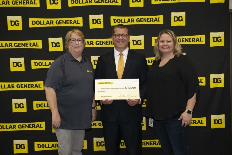 To demonstrate Dollar General’s commitment to the Walton community and its mission of Serving Others, the Company presented a $10,000 donation to Walton-Verona Independent Schools to support local literacy and education initiatives. (Photo: Business Wire)