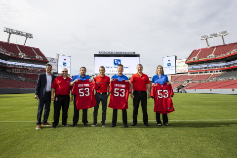 Fifth Third Bank Regional President Cary Putrino and Fifth Third leadership celebrate the new partnership with Tampa Bay Buccaneers Chief Operating Officer Brian Ford and the team’s leadership ahead of the first preseason game. (Photo: Business Wire)