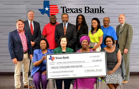 Representatives from Texas Bank Financial and the Historic Como Preservation Council at a recent $12,000 ceremonial check presentation of Partnership Grant Program funds. (Photo: Business Wire)