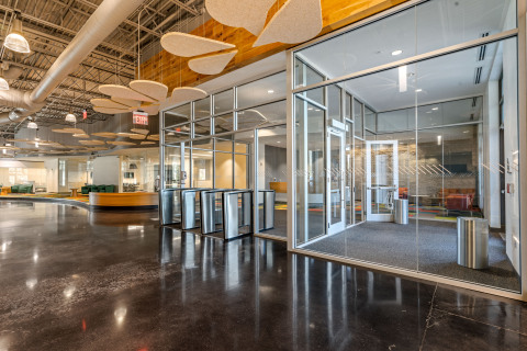 original Le nouveau centre de prestation de services d’expérience client numérique de TELUS International à North Charleston (Photo: Business Wire)