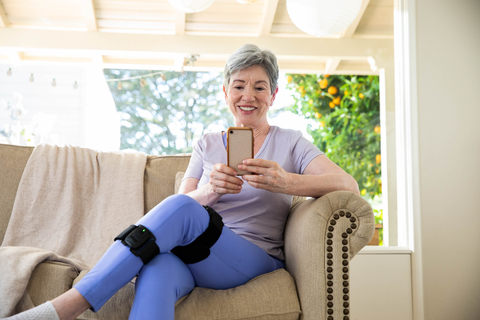 original New clinical study demonstrates significantly higher digital physical therapy engagement and completion of Hinge Health’s Digital Musculoskeletal Clinic program among Gen Xers, working-age baby boomers, and retirees, as compared to Gen Zers and millennials.(Photo: Business Wire)