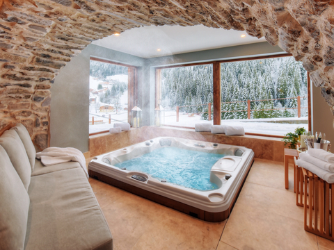 Jacuzzi® Hot Tubs (Photo: Business Wire)
