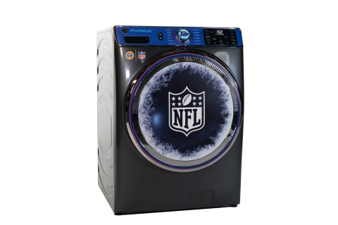 The Tide Cold Washer is the first-ever talking washing machine that reminds consumers to wash in cold using fan-favorite players’ voices from the NFL. Starting on August 31, fans can enter to win one on Tide.com (Photo: Business Wire)