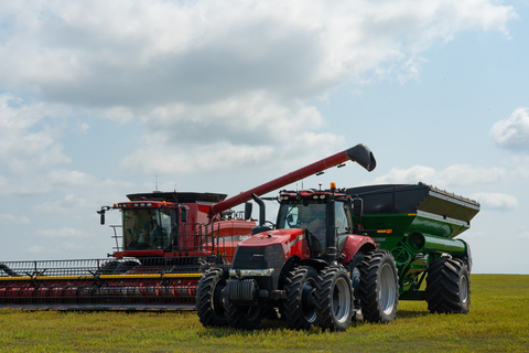 original OMNiDRIVE™ by Raven is the first Driverless Ag Technology for grain cart harvest operations. (Photo: Business Wire)