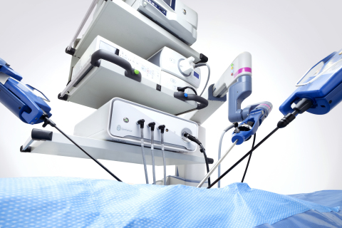 The Senhance Surgical System pictured with the latest ISU model that includes expanded augmented intelligence features such as 3D measurement and enhanced camera control. (Graphic: Business Wire)