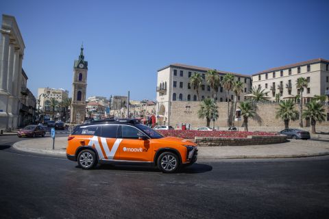 A photo shows the Mobileye autononomous vehicle(AV) operating under the MoovitAV mobility services brand. It was revealed at IAA Mobility 2021 as the production vehicle and robotaxi ride-hailing service Mobileye will bring to market beginning with Germany in 2022 through a collaboration with Munich, Germany-based SIXT Group. The service will be operated by SIXT and leverage the demand-generation of Intel subsidiary Moovit, carrying ride-hail passengers in Mobileye-owned AVs equipped with Mobileye Drive, Mobileye’s full self-driving system. (Credit: Mobileye, an Intel Company)