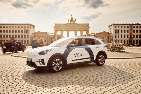 Vay car in front of the Brandenburg Gate, Berlin (Photo: Vay)