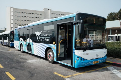Dan Bus Company electric bus being charged using ElectReon wireless charging infrastructure at Tel Aviv university terminal. (Photo: Business Wire)