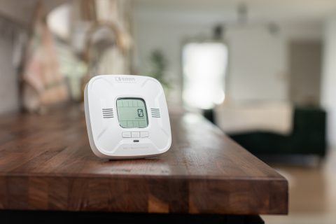 The Knox Safety Carbon Monoxide (CO) Alarm is the only one that tells you what to do in a CO emergency with both visual and voice alerts in English or Spanish. (Photo: Business Wire)