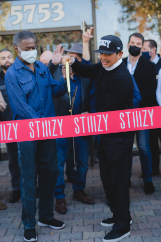 Shryne Group VP of Community and Government Affairs José Pecho cuts ribbon at the grand opening of STIIIZY Pacheco, joined by Contra Costa County Supervisor Federal Glover (Photo: Business Wire)