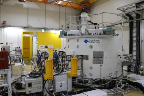 A view of the beam acceleration test of the superconducting cyclotron (Photo: Business Wire)