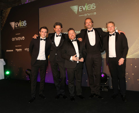 Left to right: Rhys James (comedian and special guest at the awards), Jeroen Jonker (Tritium Director Business Development Europe), Kevin Pugh (Tritium Country Manager UK & Ireland), Michel Scholtes (Tritium Sales Director, Europe), Liam Stoker (Editor-in-Chief at Current) (Photo: Business Wire)