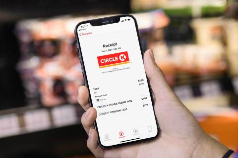 With Grabango, shoppers skip the traditional checkout line and scan the Grabango app when they’re done shopping. Receipts are delivered in the Grabango app for a seamless shopping experience. (Graphic: Business Wire)