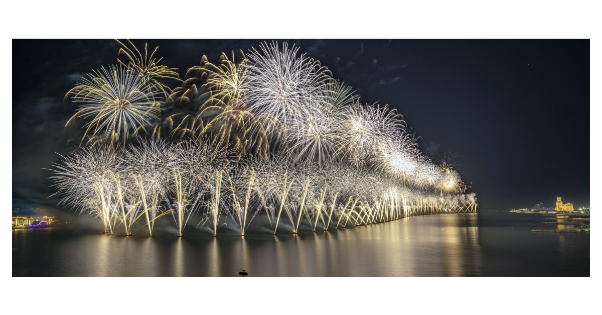 ラアス ル ハイマの大晦日の花火祝祭が 見事な2つの新しいギネス世界記録の試みで22年を迎える Business Wire