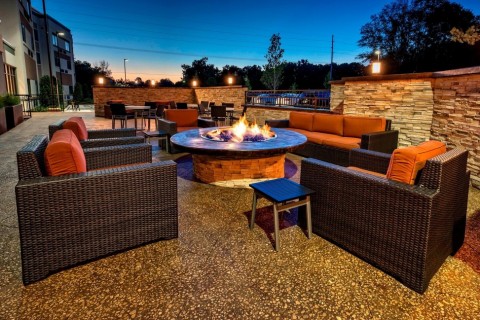 Huddle around the firepit when night falls. (Photo: Business Wire)