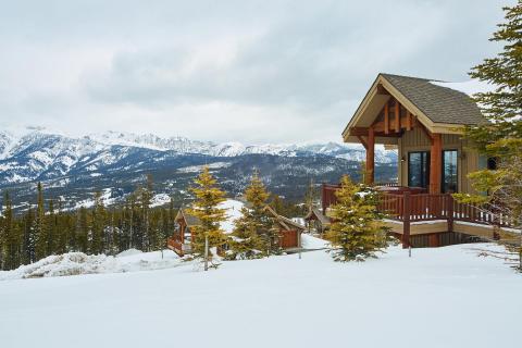 This season, hometown travel is the priority, but vacations to warmer-weather and mountain-snow destinations are close behind. (Photo: Business Wire)