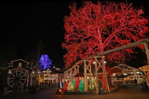 Dollywood guests can enjoy more than five million lights, delectable culinary creations, award-winning entertainment and the park's world-class attractions during Smoky Mountain Christmas presented by Humana (Nov. 6- Jan. 2, 2022). (Photo: Business Wire)