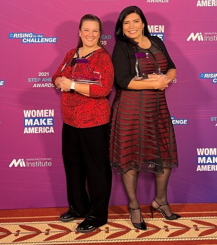 From L: AGCO Leaders Christine Enge and Roseane Campos with their STEP Ahead Awards from the Manufacturing Institute. (Photo: Business Wire)